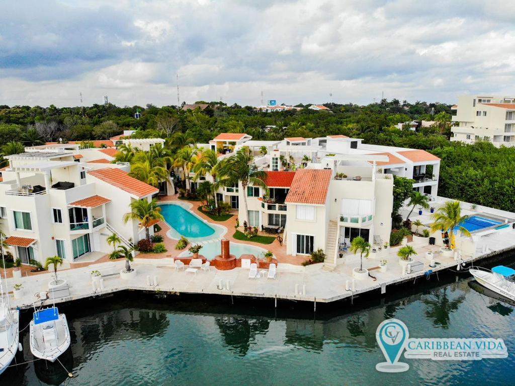 Stunning Large Remodeled Penthouse-Big Canal Views Puerto Aventuras Exterior photo