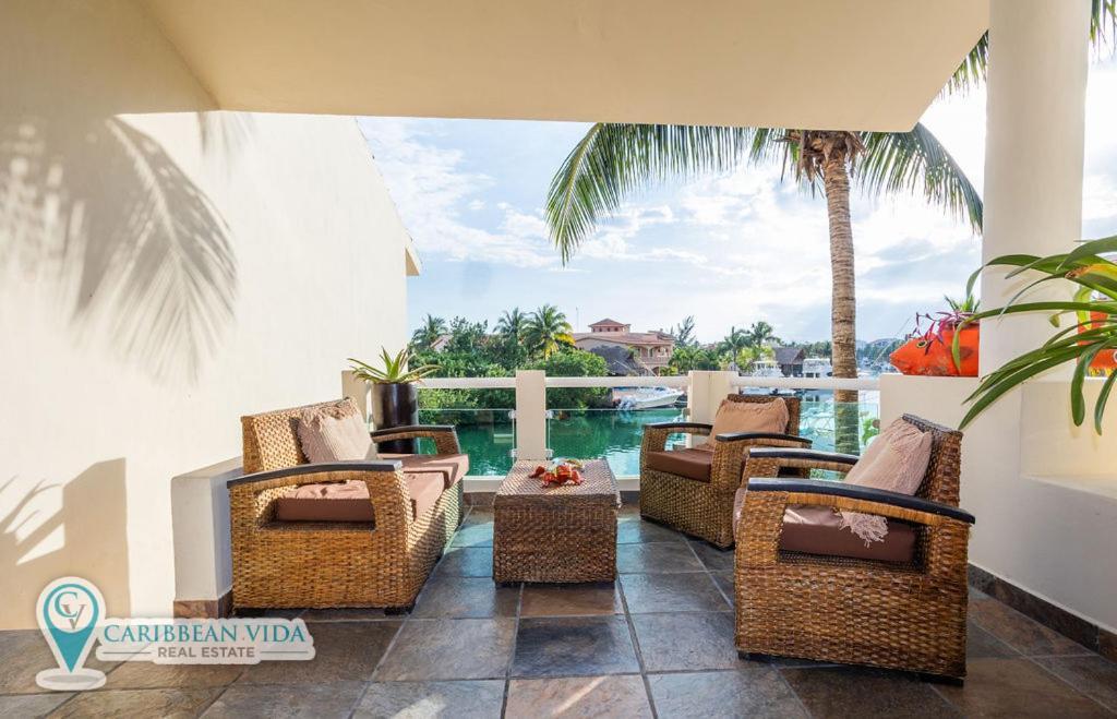 Stunning Large Remodeled Penthouse-Big Canal Views Puerto Aventuras Exterior photo