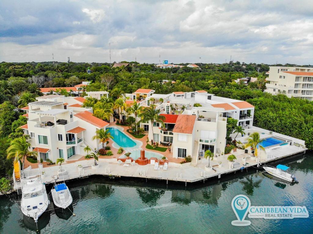 Stunning Large Remodeled Penthouse-Big Canal Views Puerto Aventuras Exterior photo