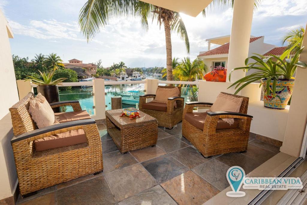 Stunning Large Remodeled Penthouse-Big Canal Views Puerto Aventuras Exterior photo